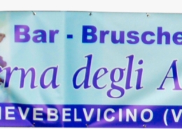 STRISCIONI IN PVC CON ANELLI